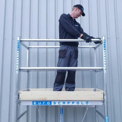 Small mobile aluminum scaffold Compact - 75 cm x 140 cm x 350 cm