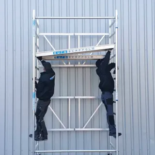 Hliníkové pojazdné lešenie Combi - 135 cm x 190 cm x 4,7 m - Euroscaffold