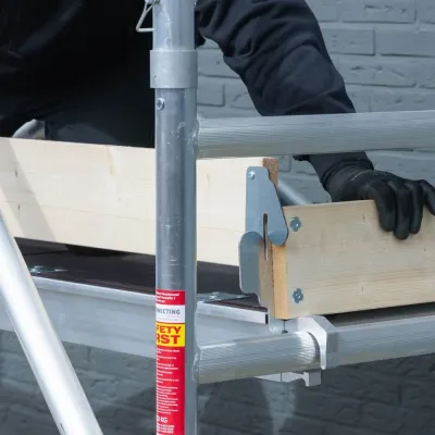 Mobile facade scaffolding - 135 cm x 190 cm x 6.2 m - Euroscaffold