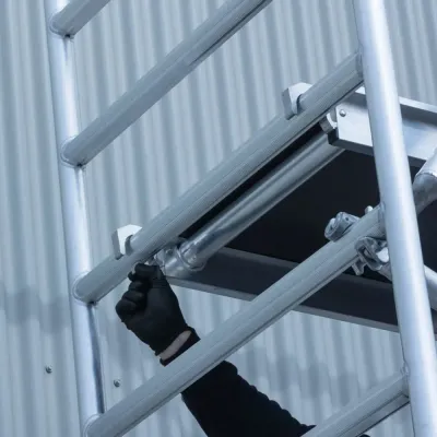 Mobile facade scaffolding - 135 cm x 250 cm x 6.2 m - Euroscaffold