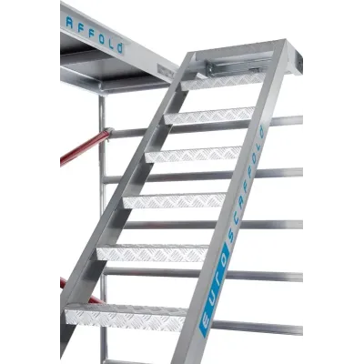 Schody Euroscaffold - rozbudowa wieży