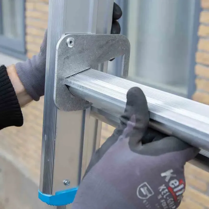 Stabilný trojdielny rebrík Eurostairs (Euroscaffold) 3 x 8 - pracovná výška do 5,75 m