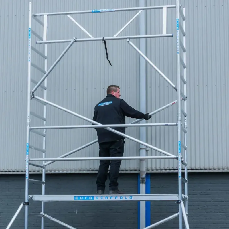 Rusztowanie jezdne elewacyjne - 135 cm x 250 cm x 8,2 m - Euroscaffold