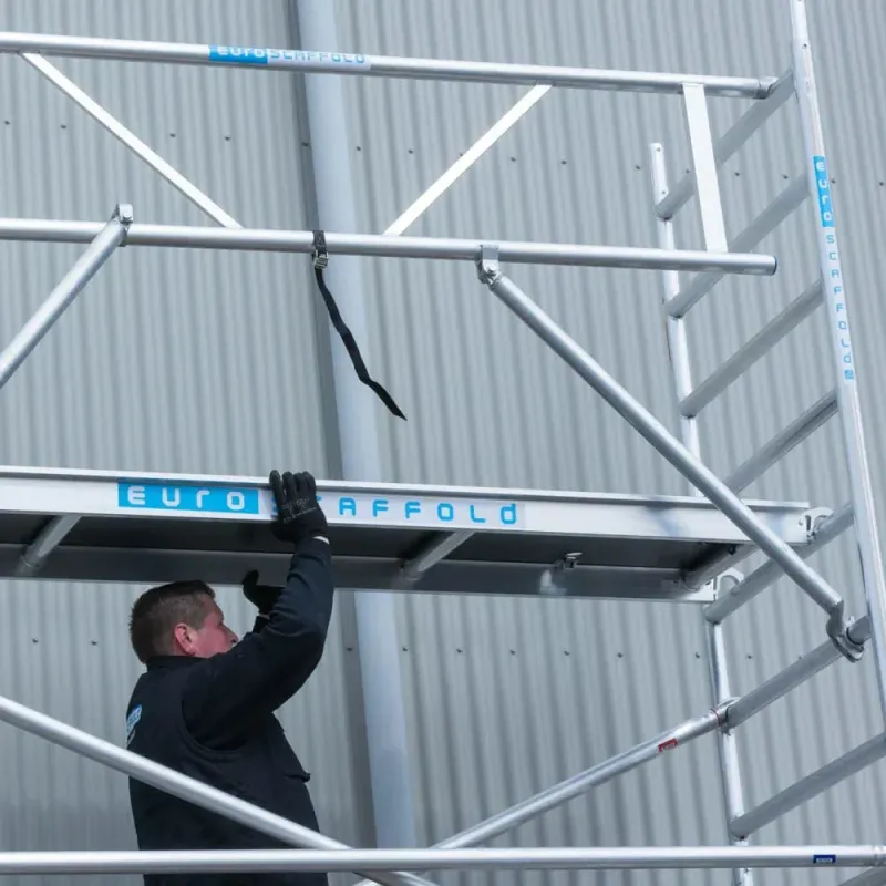 Rusztowanie jezdne elewacyjne - 135 cm x 250 cm x 8,2 m - Euroscaffold