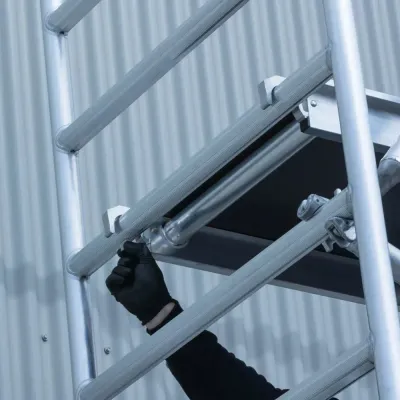 Lešenie 135 cm x 250 cm - pracovná výška 10,2 m + príves