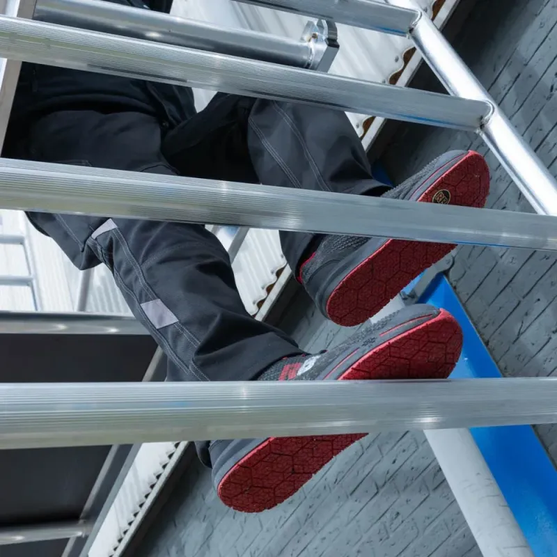 Lešenie 135 cm x 250 cm - pracovná výška 10,2 m + príves