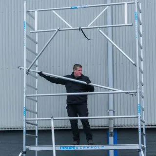 Lešenie 135 cm x 250 cm - pracovná výška 10,2 m + príves