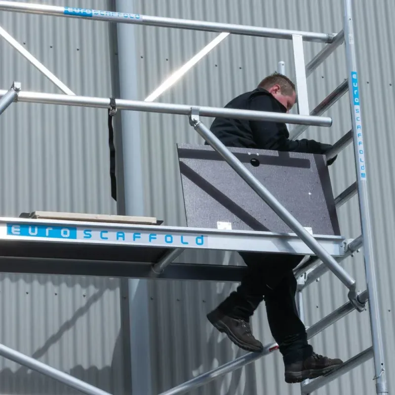 Lešenie 135 cm x 250 cm - pracovná výška 10,2 m + príves
